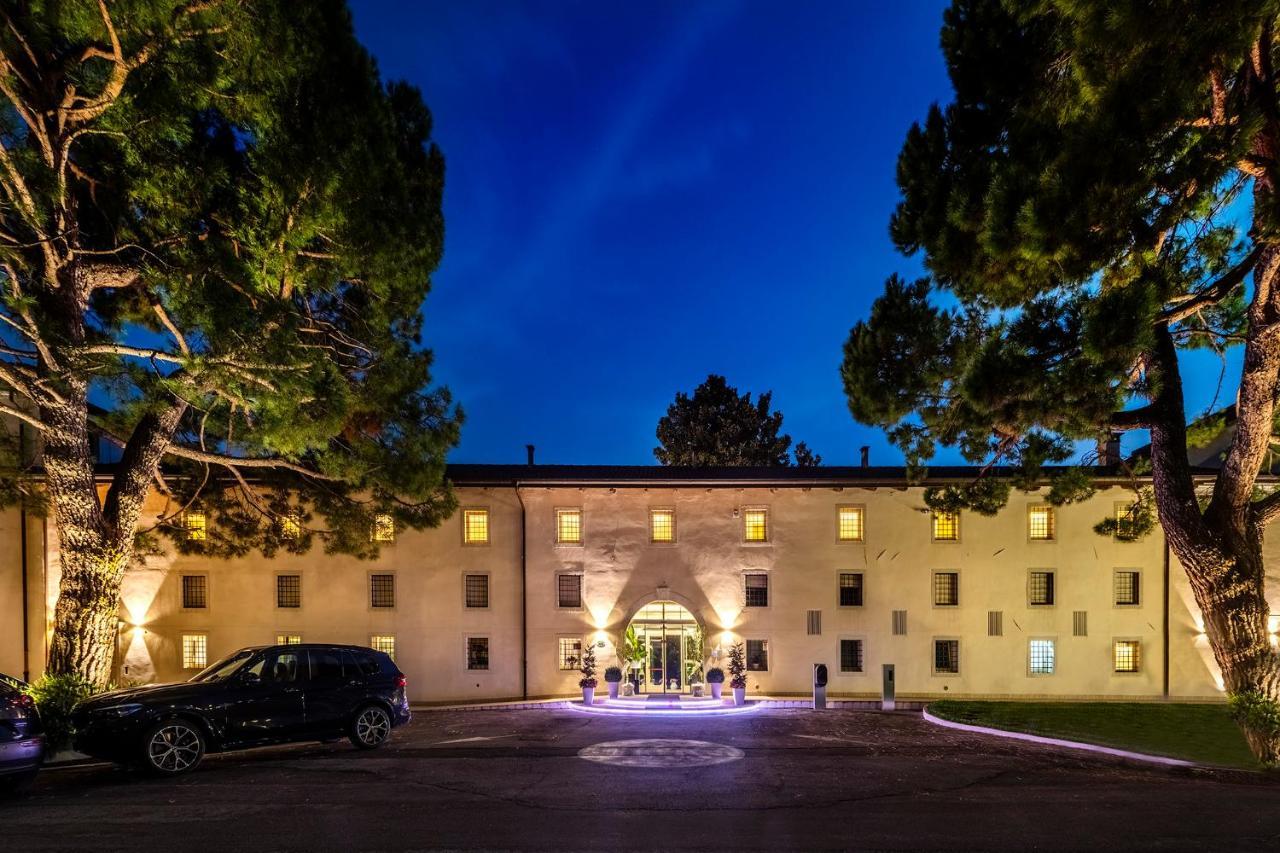 Hotel Villa I Pini Malo  Eksteriør billede