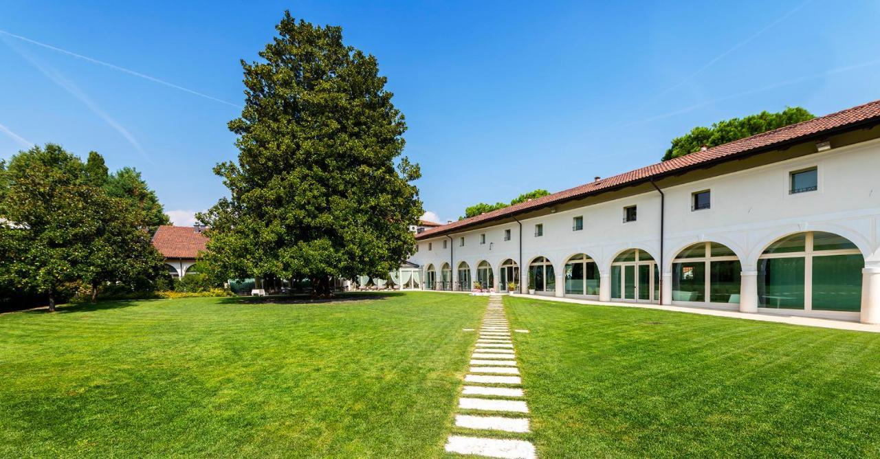 Hotel Villa I Pini Malo  Eksteriør billede