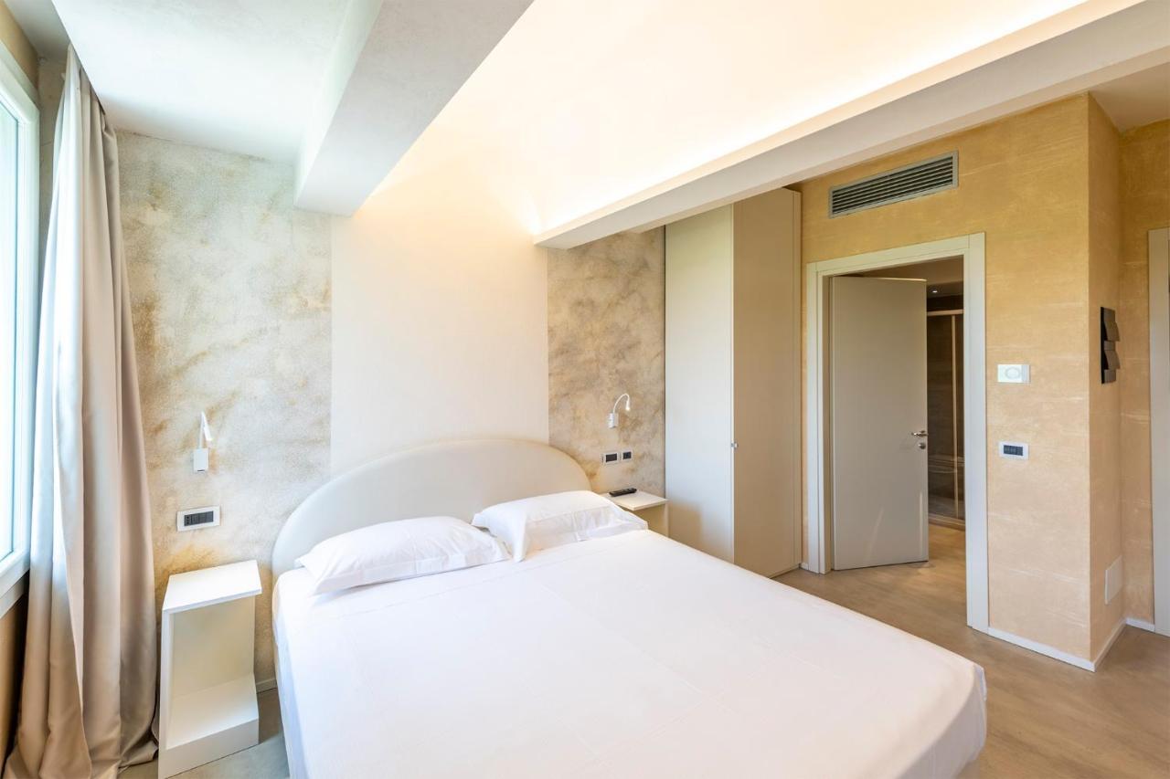Hotel Villa I Pini Malo  Eksteriør billede