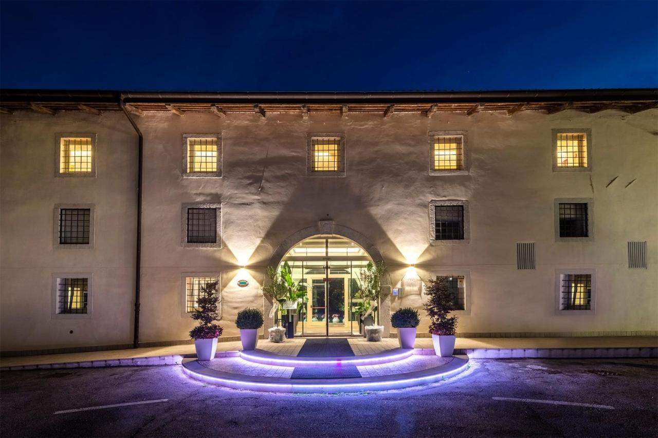 Hotel Villa I Pini Malo  Eksteriør billede