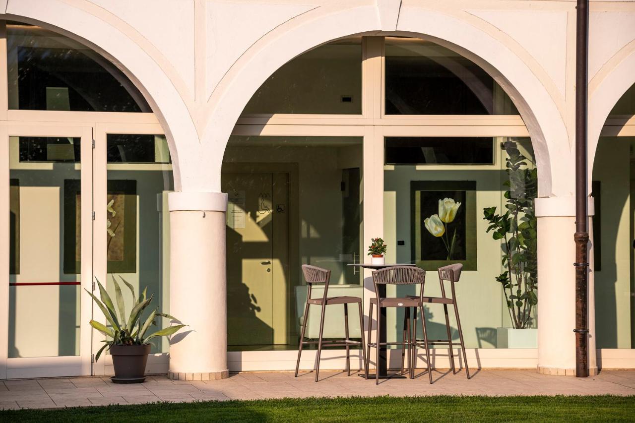Hotel Villa I Pini Malo  Eksteriør billede