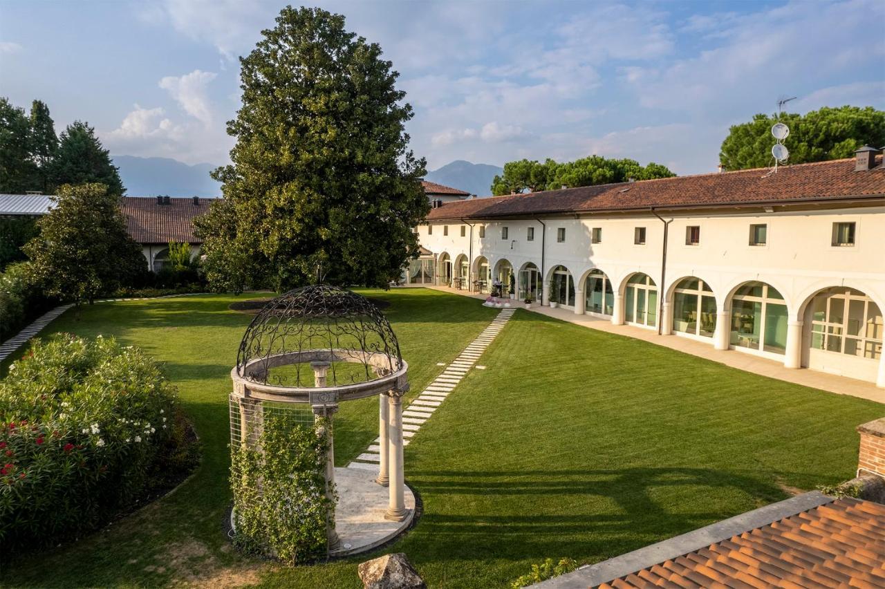 Hotel Villa I Pini Malo  Eksteriør billede