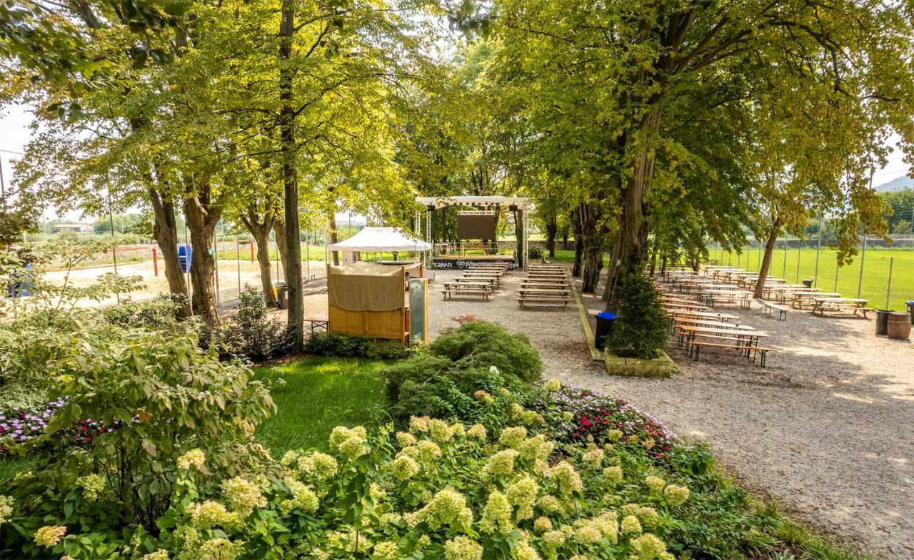 Hotel Villa I Pini Malo  Eksteriør billede