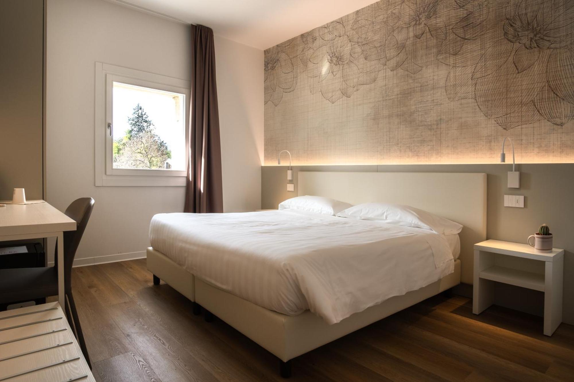 Hotel Villa I Pini Malo  Eksteriør billede