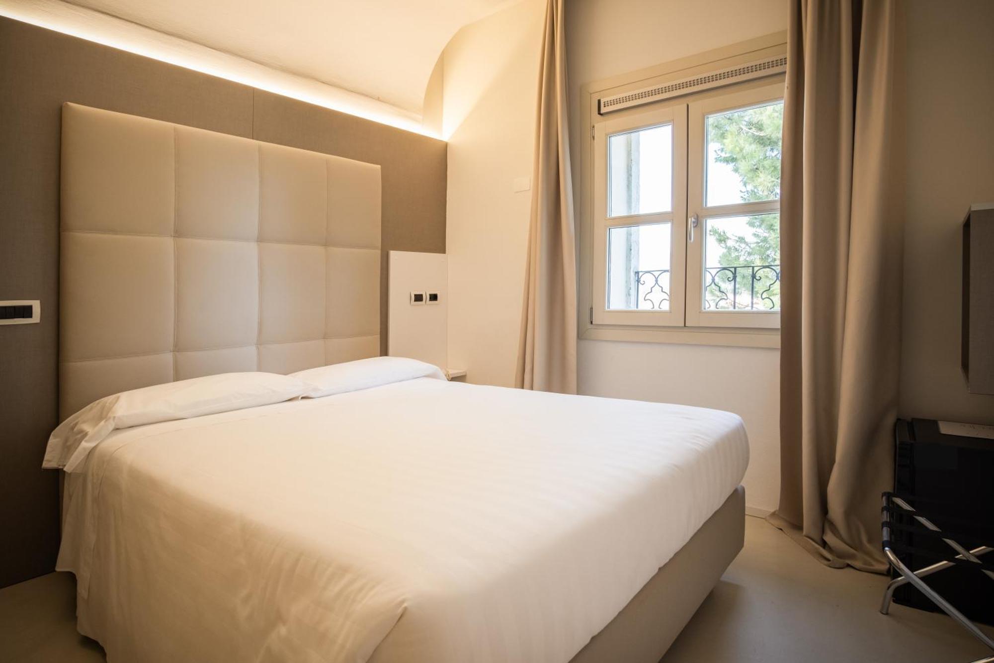 Hotel Villa I Pini Malo  Eksteriør billede