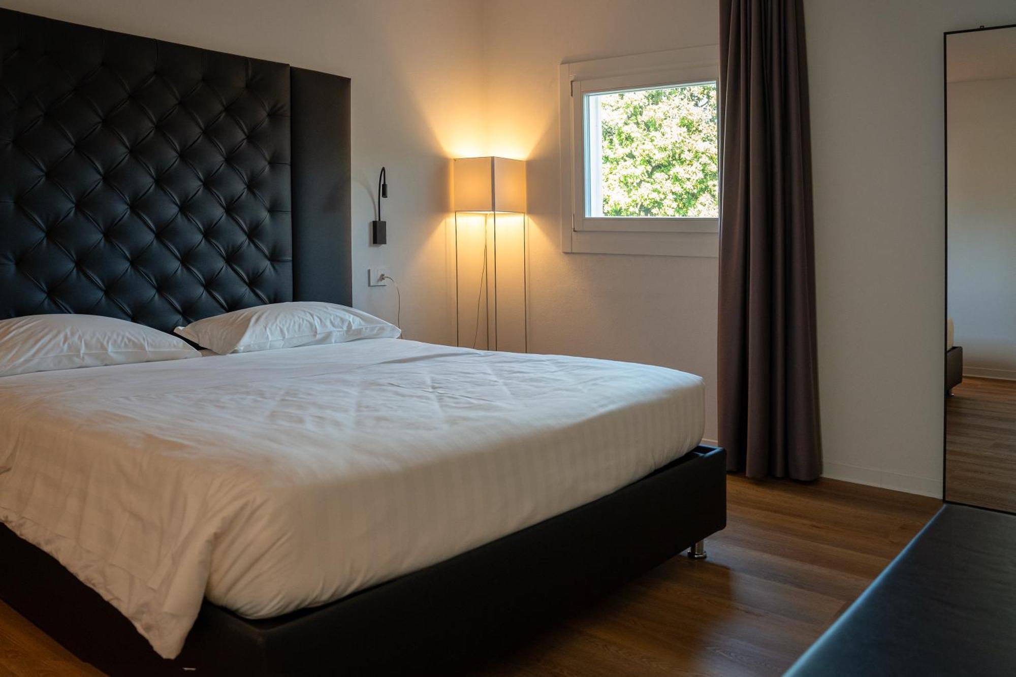 Hotel Villa I Pini Malo  Eksteriør billede